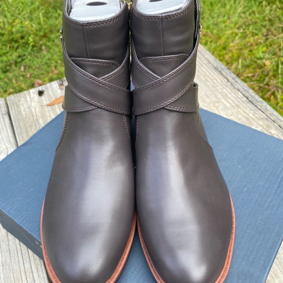 Federik Faux Leather Booties Womens sz 8 TOMMY HILFIGER New in Box - Picture 7 of 11